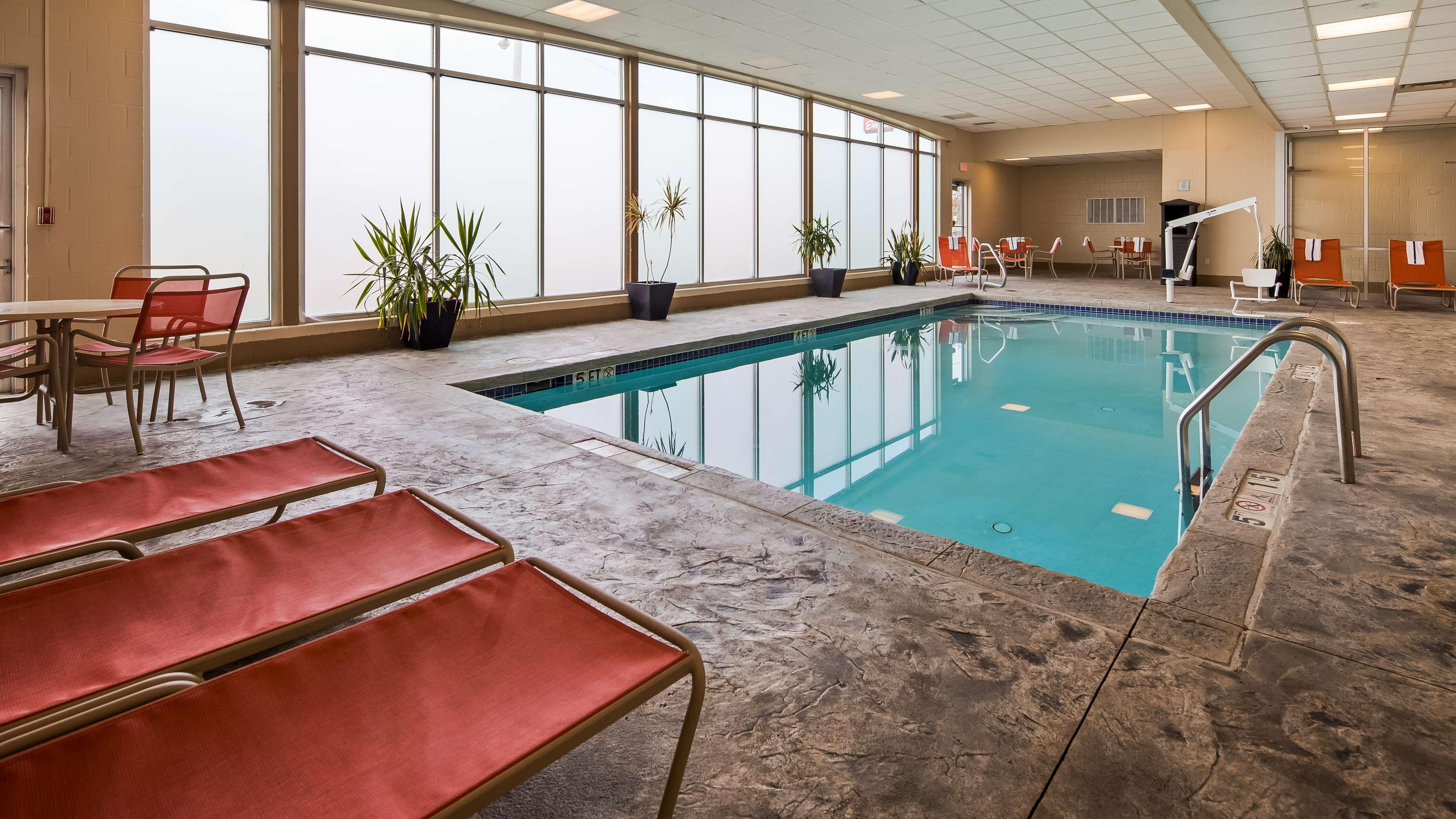 Best Western Airport Inn & Suites Cleveland Brook Park Eksteriør billede