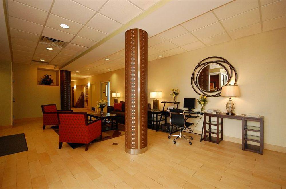 Best Western Airport Inn & Suites Cleveland Brook Park Eksteriør billede