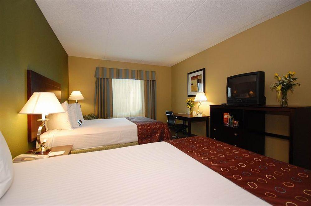 Best Western Airport Inn & Suites Cleveland Brook Park Eksteriør billede