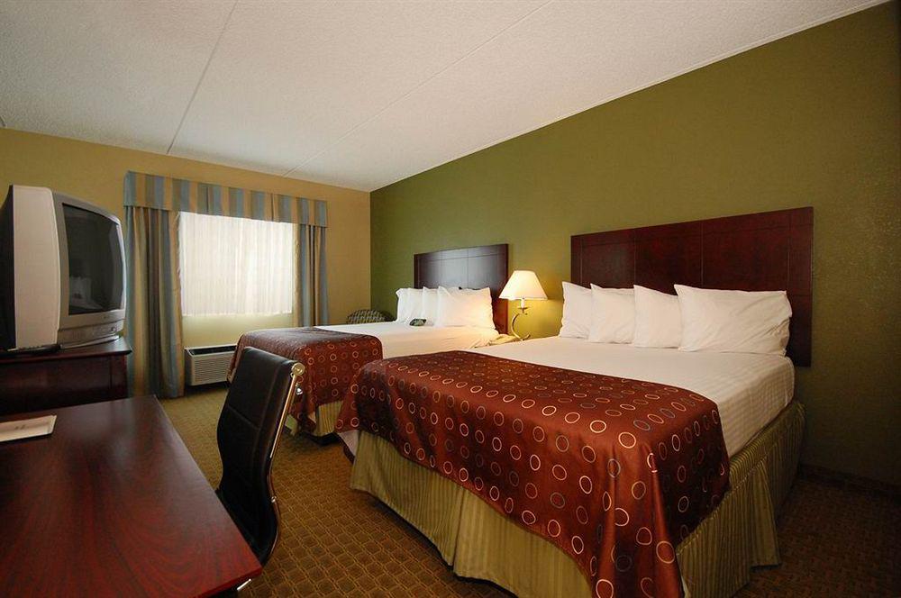Best Western Airport Inn & Suites Cleveland Brook Park Eksteriør billede