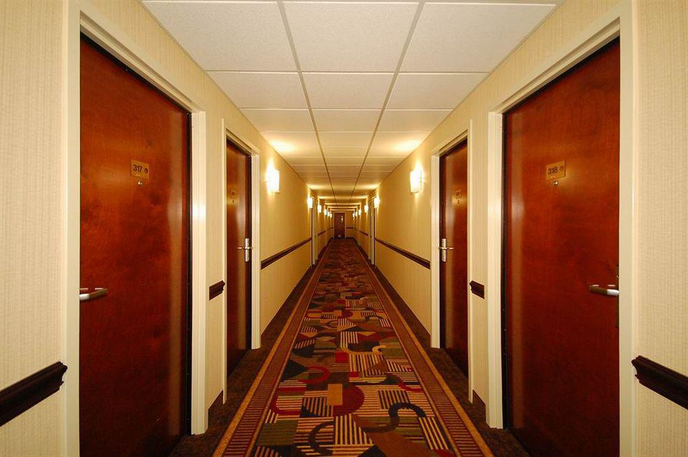 Best Western Airport Inn & Suites Cleveland Brook Park Eksteriør billede